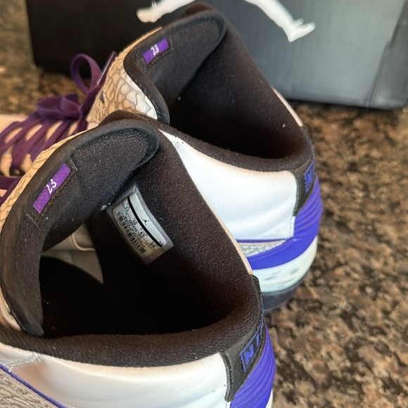 Jordan retro 2 dark concord sneakers - White and PurpleEUC 11 - Picture 7 of 12